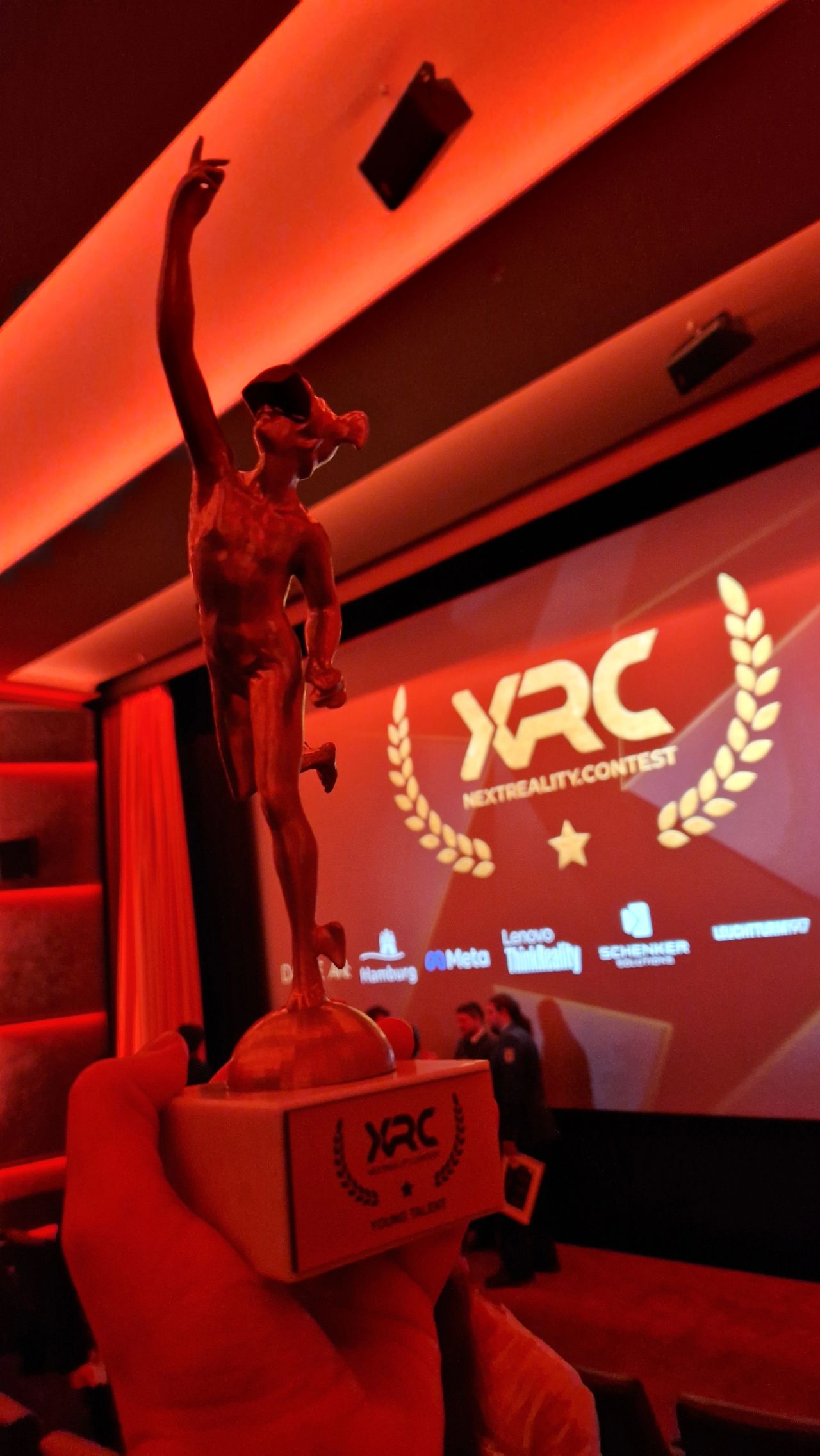 XRC NextReality.Contest 2024, Young Talent Award Trophäe